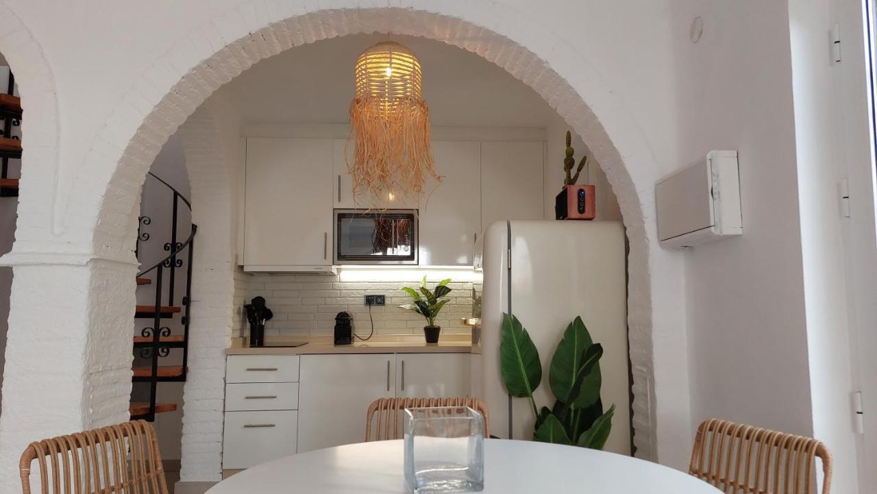 New Boho Home With Balcony, Private Garden And Communal Pool Нерха Екстериор снимка