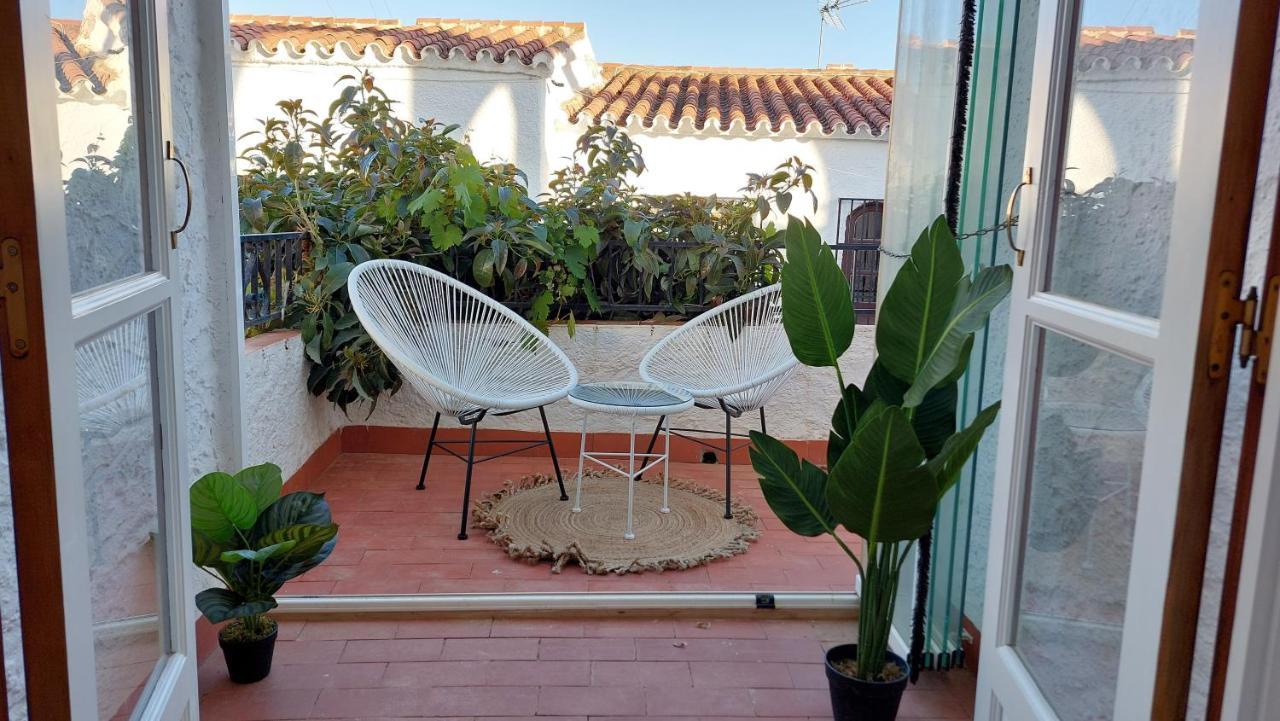 New Boho Home With Balcony, Private Garden And Communal Pool Нерха Екстериор снимка