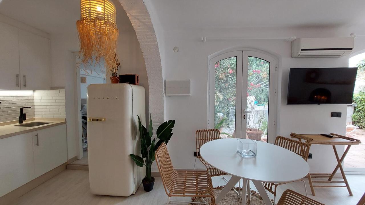 New Boho Home With Balcony, Private Garden And Communal Pool Нерха Екстериор снимка