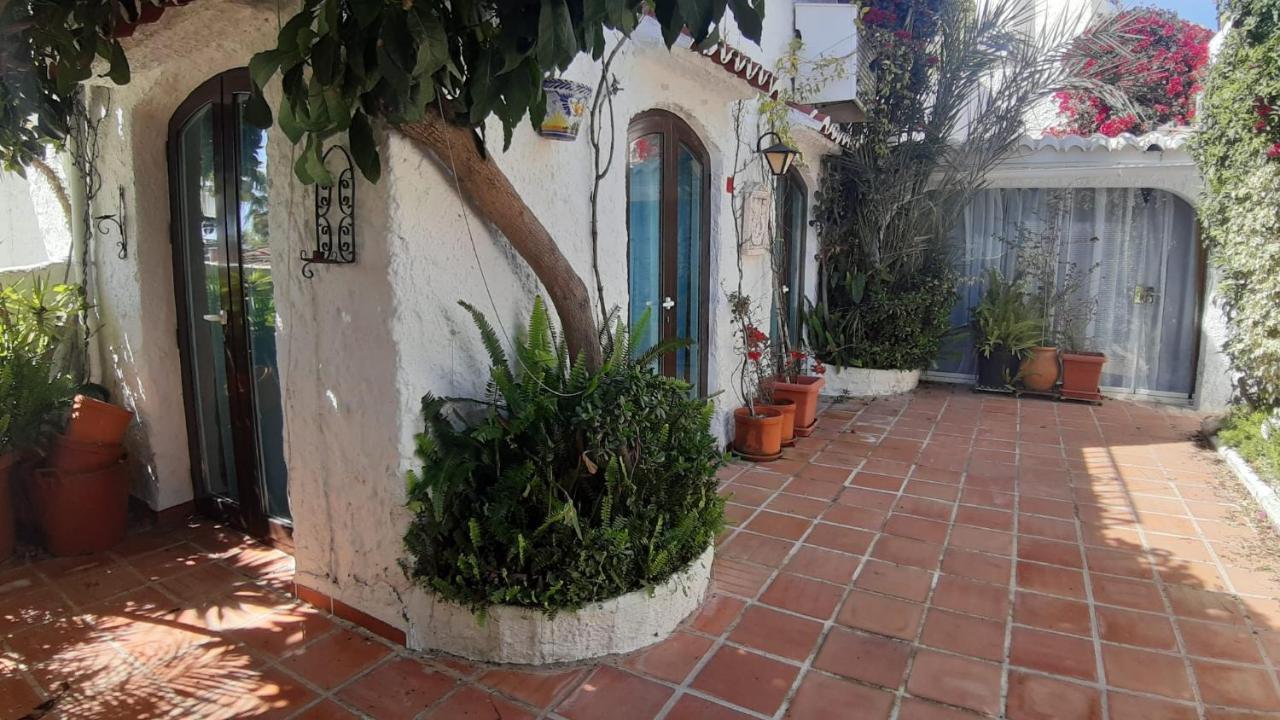 New Boho Home With Balcony, Private Garden And Communal Pool Нерха Екстериор снимка