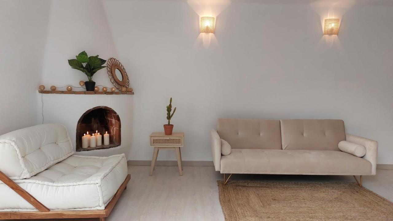 New Boho Home With Balcony, Private Garden And Communal Pool Нерха Екстериор снимка